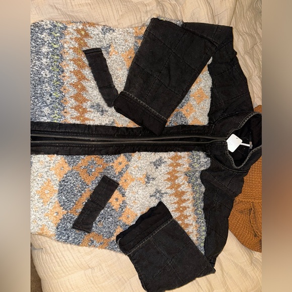 NWT Free People quilted dolman jacket with beautiful knit detail. - Picture 11 of 12